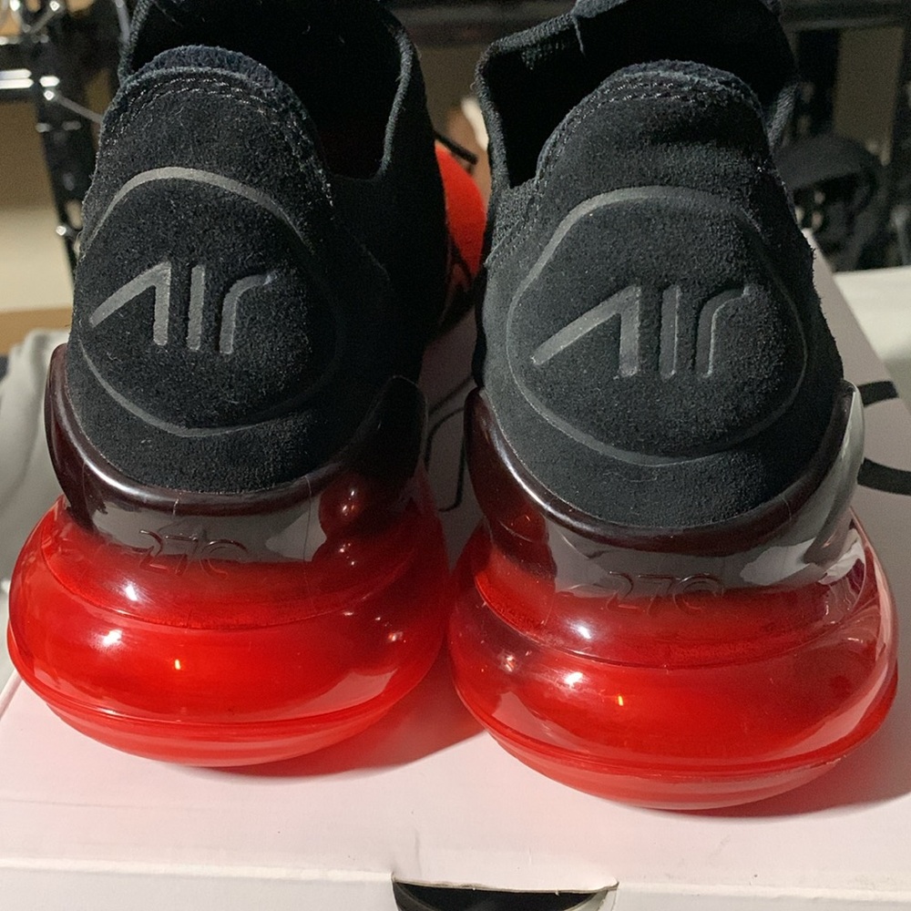 NIKE AIR MAX 270 FLYKNIT SIZE 10 MENS CHILE RED AND BLACK - Picture 5 of 9